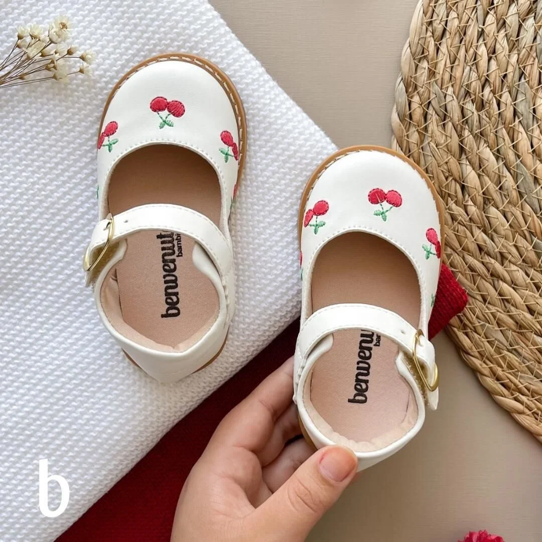 chaussures de bébé⸝⸝⸝⸝♡BOX付 Sapatilha para Bebê | Bordado Cerejas