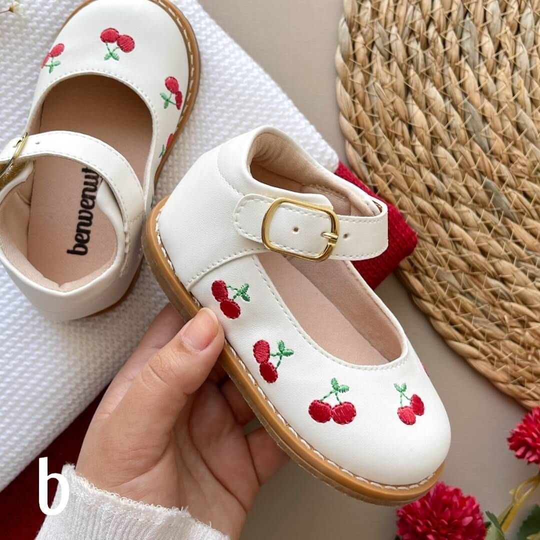 chaussures de bébé⸝⸝⸝⸝♡BOX付 Sapatilha para Bebê | Bordado Cerejas
